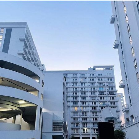 Caramel Dlf My Pad Aparthotel Лакнау Екстериор снимка