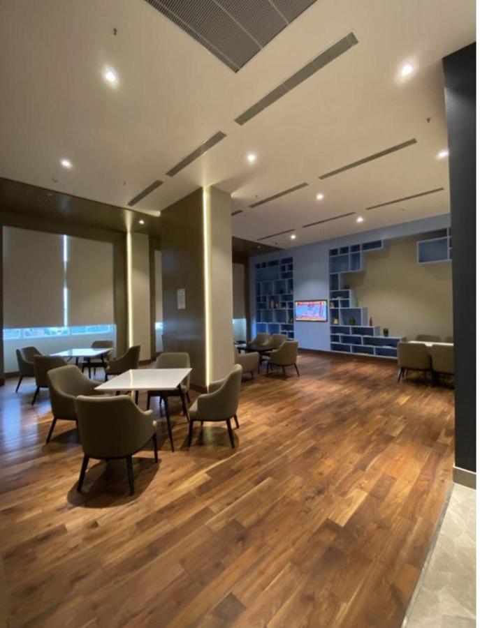 Caramel Dlf My Pad Aparthotel Лакнау Екстериор снимка